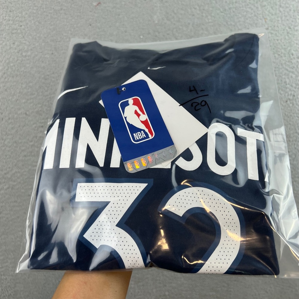 Nike Minnesota Timberwolves Karl-Anthony Towns 32 NBA T-Shirt Kids Large 14-16 - Picture 10 of 10